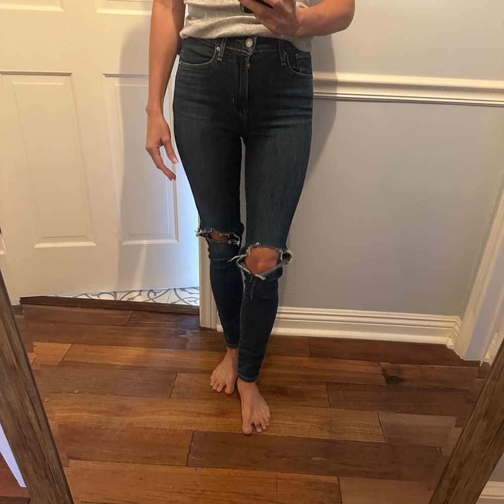Dark Blue Distressed Levi’s Women's Jeans 25 waist